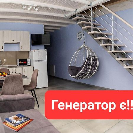Апартаменти Дворівневі На Віллі С Садом キエフ エクステリア 写真